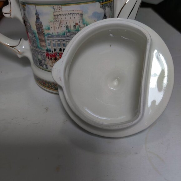 J. Sadler Porcelain Two Cup Teapot, Horseguards of the London Series Collection - Picture 8 of 11